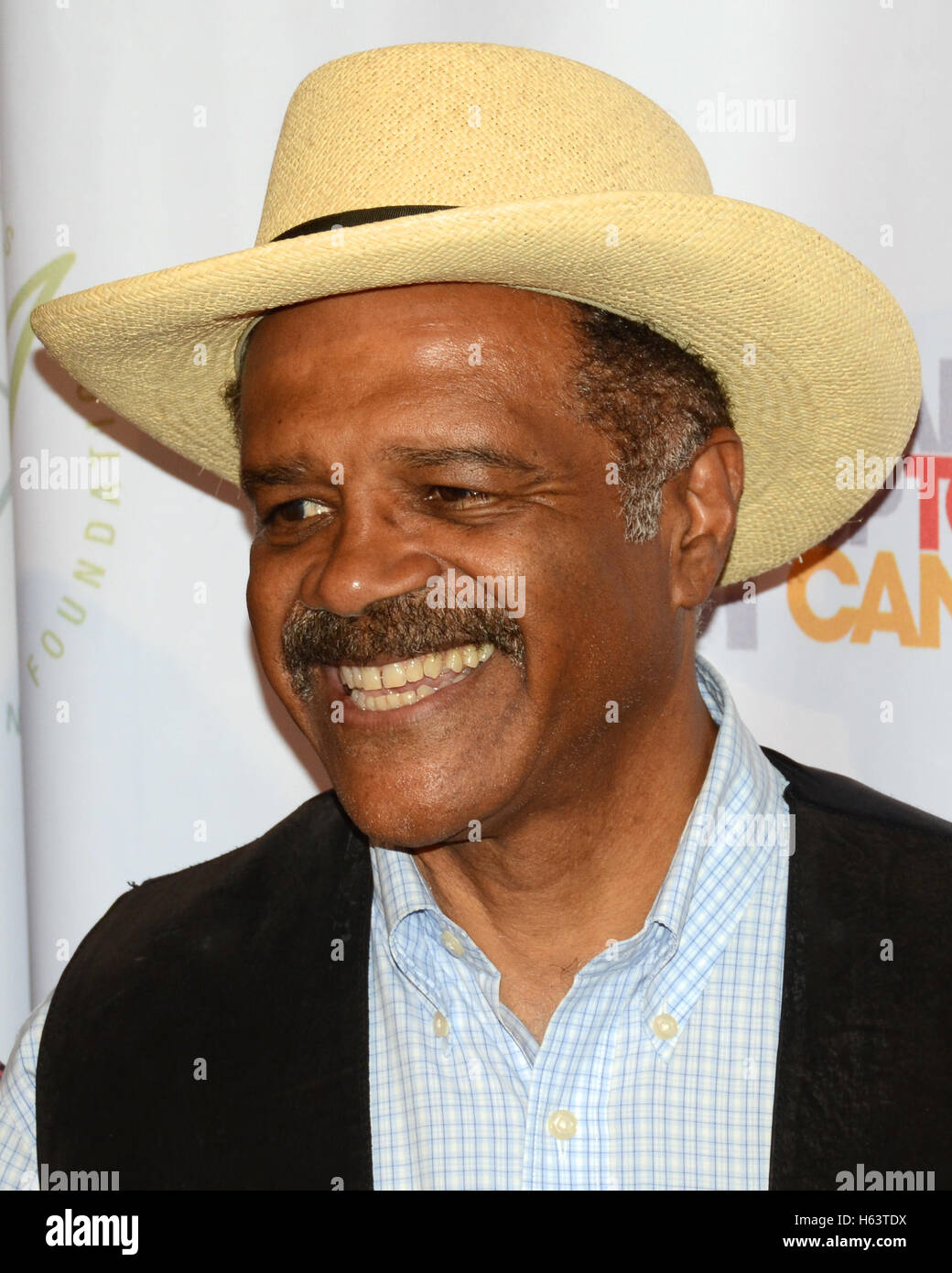 Ted Lange arrive à la Farrah Fawcett Foundation 1st annual Fiesta Tex-Mex à Wallis Annenberg Center for the Performing Arts Banque D'Images