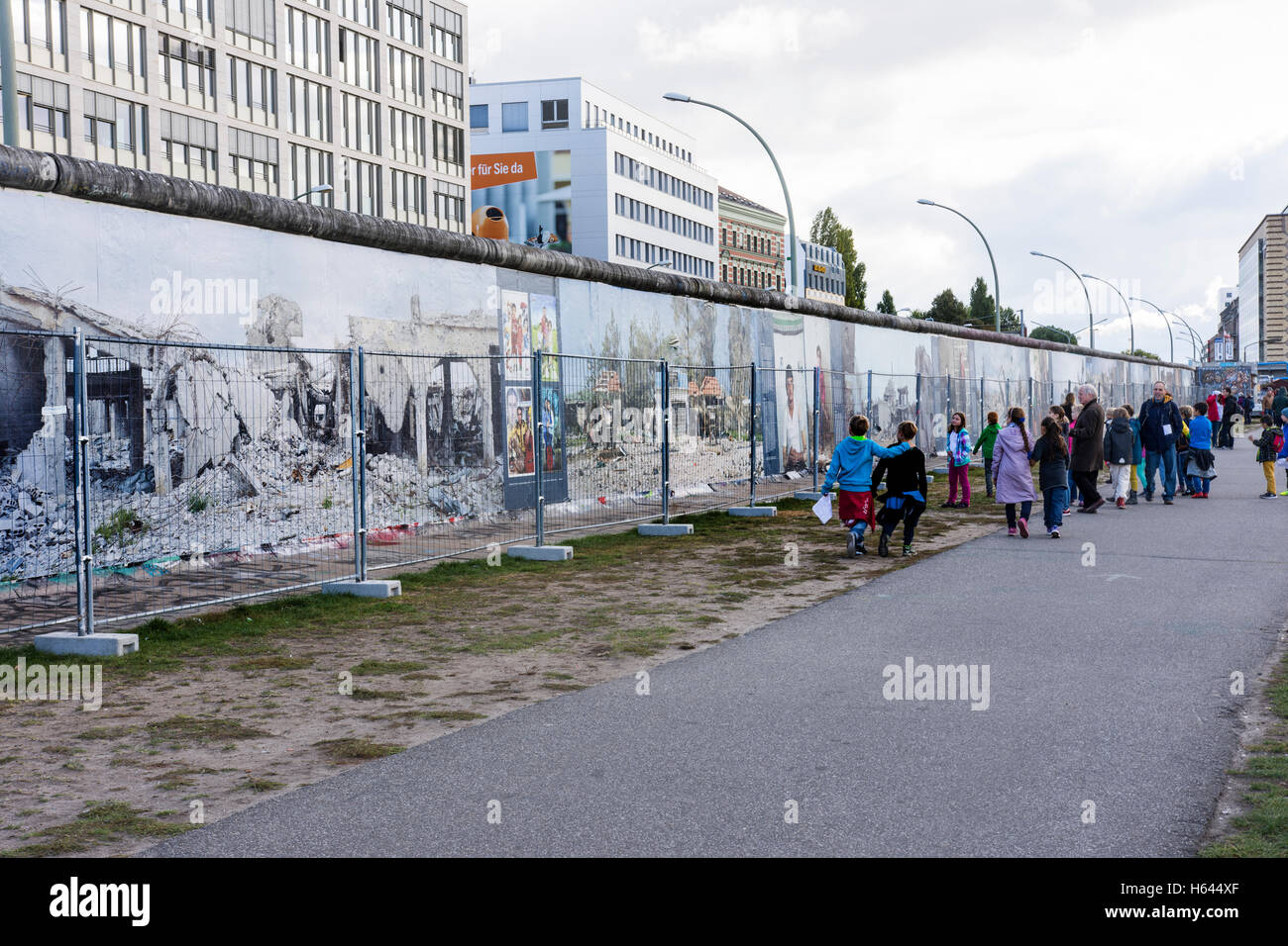 Le mur de Berlin à l'East Side Gallery Banque D'Images