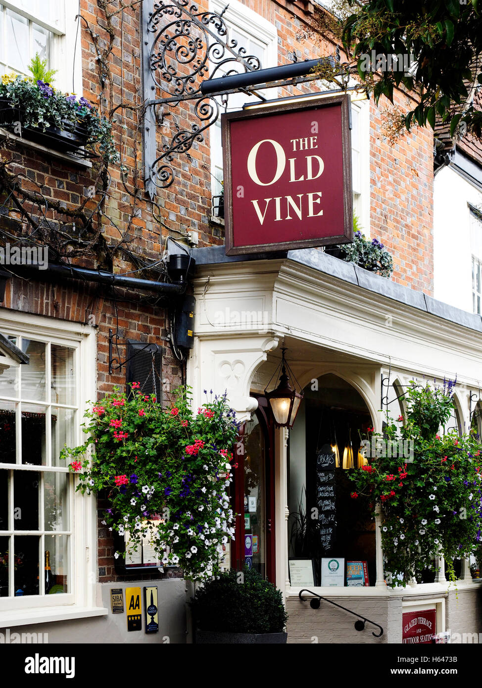 La vieille vigne pub et restaurant primé en grand Minster Street, Winchester, Hampshire. Banque D'Images