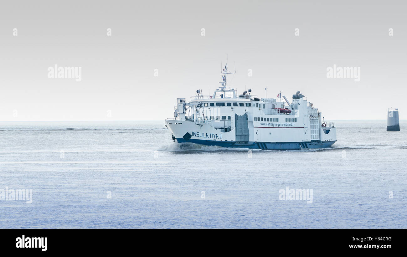 Noirmoutier, France - le 17 mars 2016 : un ferry relie l'île d'Yeu et le continent Banque D'Images