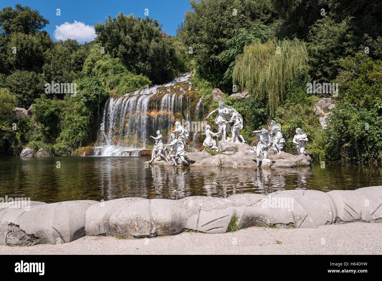 La Fontaine de Diane et Actéon au pied de la Grande Cascade dans le jardin du Palais Royal de Caserte, Italie Banque D'Images