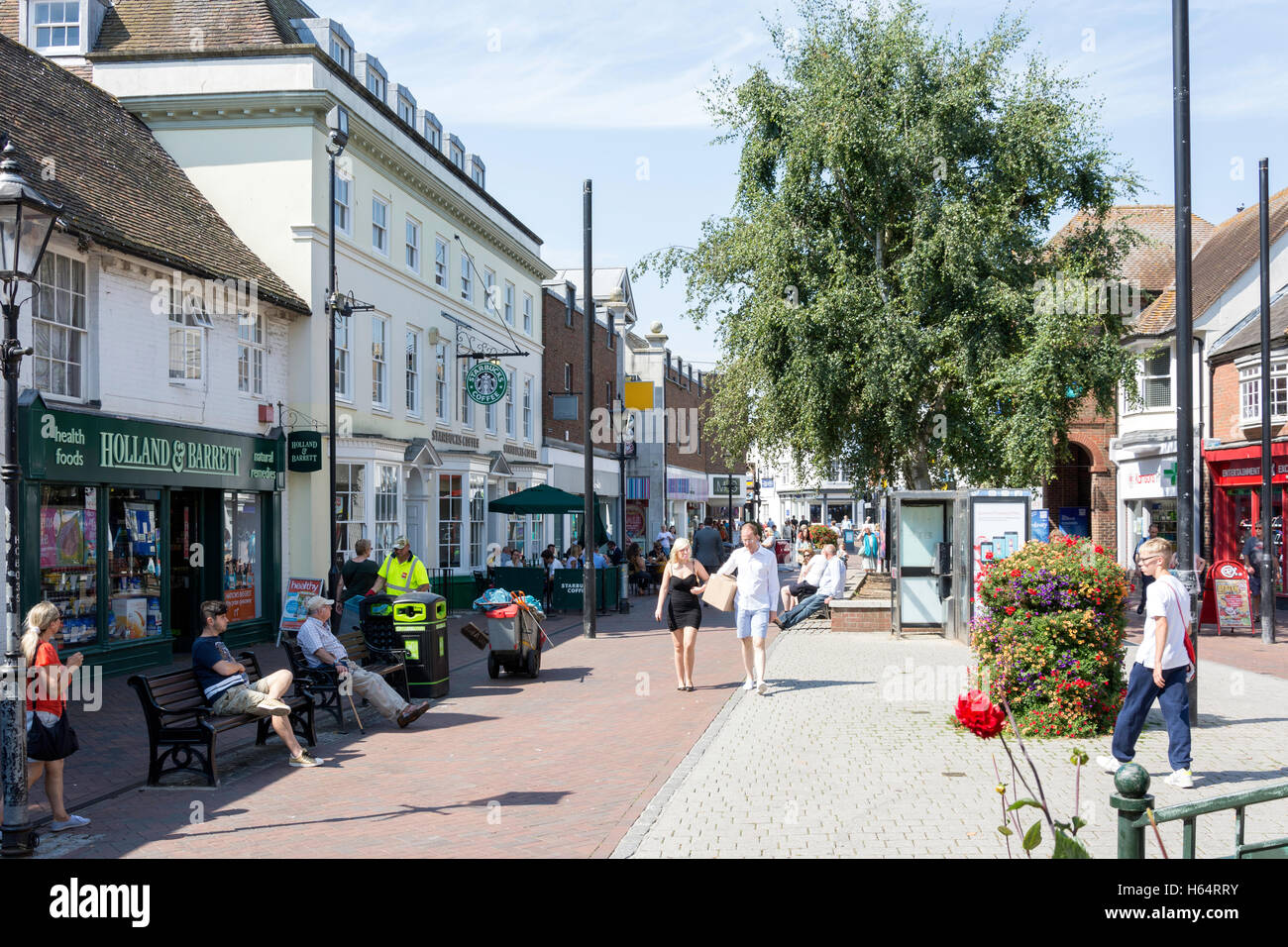 Ashford High Street, Ashford, Kent, Angleterre, RoyaumeUni Photo Stock