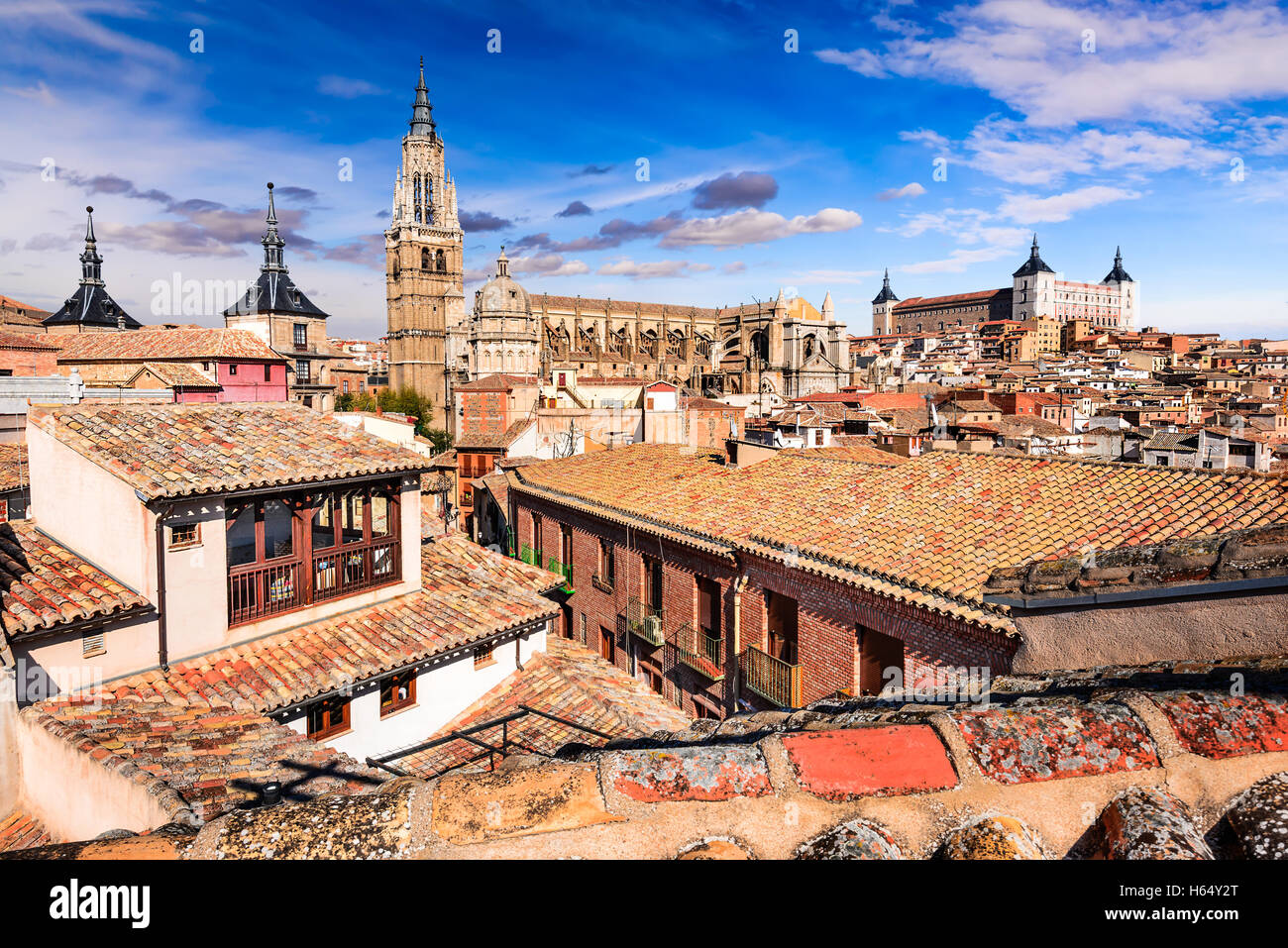 Toledo, Espagne. Catedral et Alcazar dans l'ancienne ville sur une colline sur le Tage, Castilla la Mancha Espana médiévale. Banque D'Images