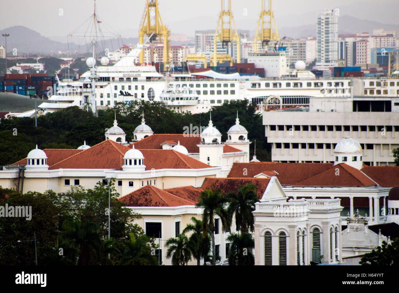 Vue aérienne de la Cour suprême et le port, Georgetown, Penang, Malaisie Banque D'Images