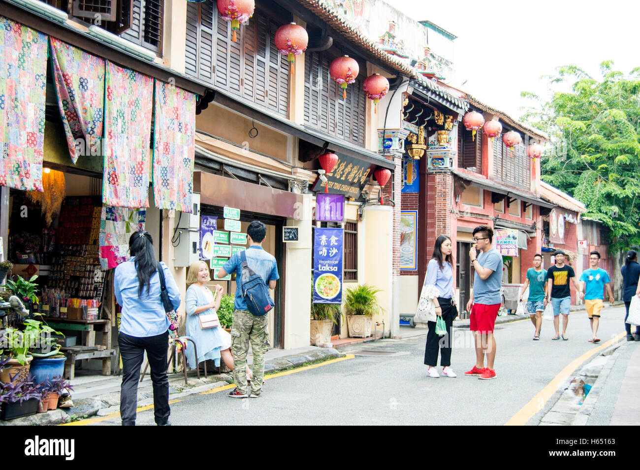 Les touristes à Lebuh Arménien, Georgetown, Penang, Malaisie Banque D'Images