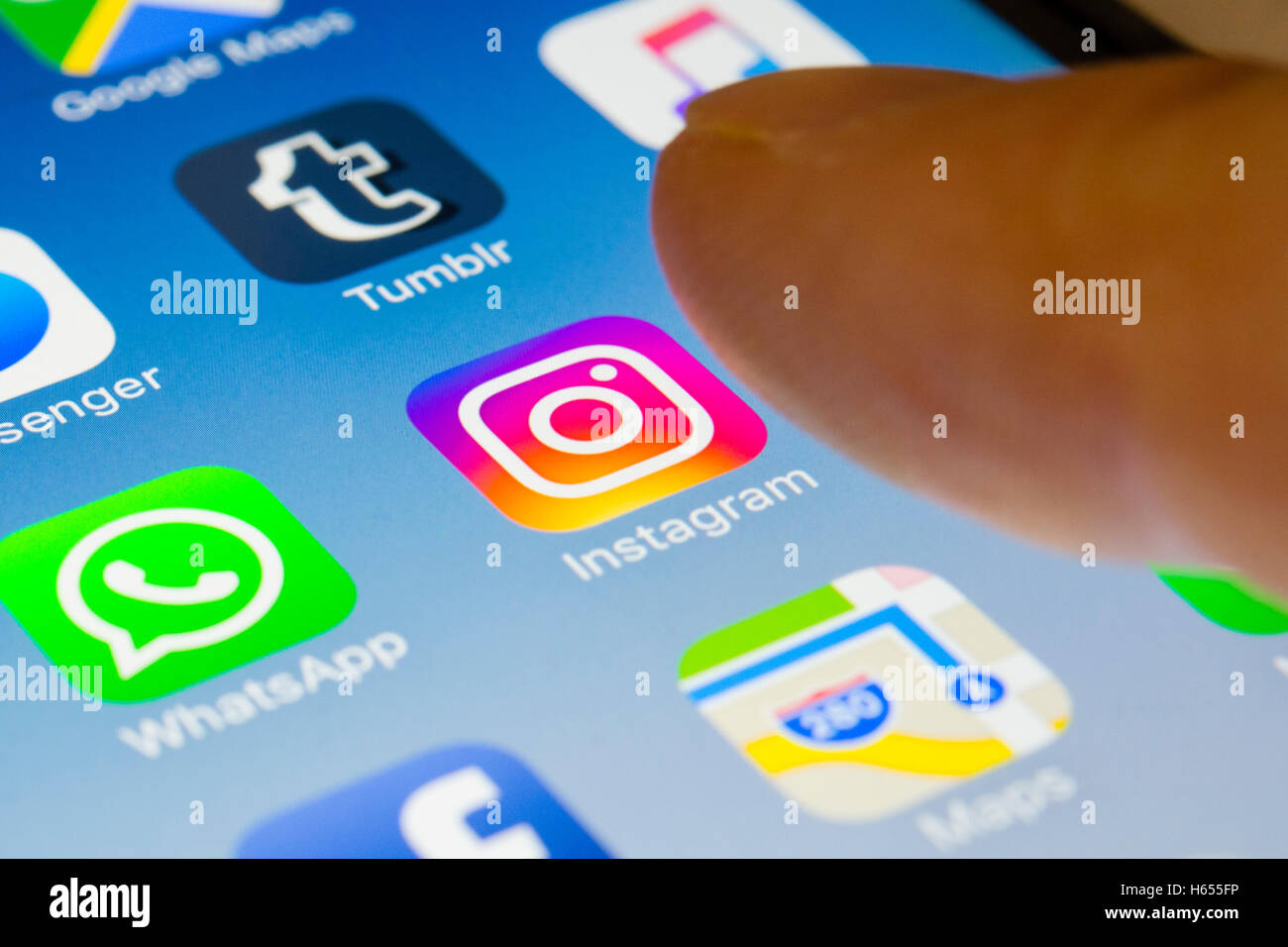 Médias sociaux Instagram app close up sur l'écran du téléphone intelligent iPhone Banque D'Images