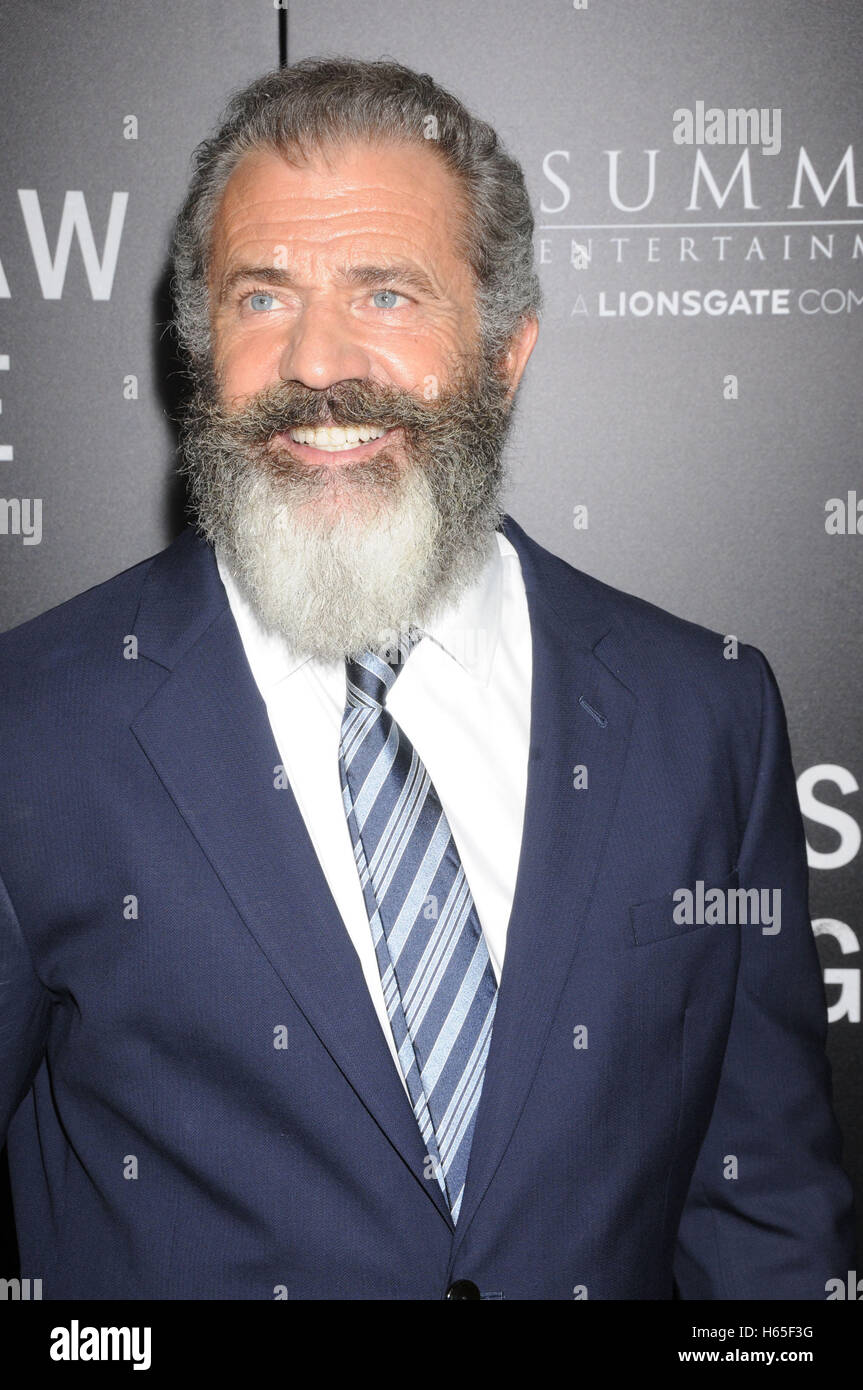 Los Angeles, Californie, USA. 24 Oct, 2016. 24 octobre 2016 - Los Angeles California USA - l'acteur et réalisateur Mel Gibson au ''Hacksaw Ridge'' Premiere tenue à l'Académie, Samuel Goldwyn Theatre Los Angeles Crédit : Paul Fenton/ZUMA/Alamy Fil Live News Banque D'Images