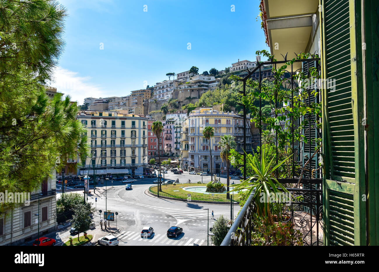 Naples, Italie. Vue de Naples Bâtiments de Viale Antonio Gramsci et place Sannazzaro. Banque D'Images