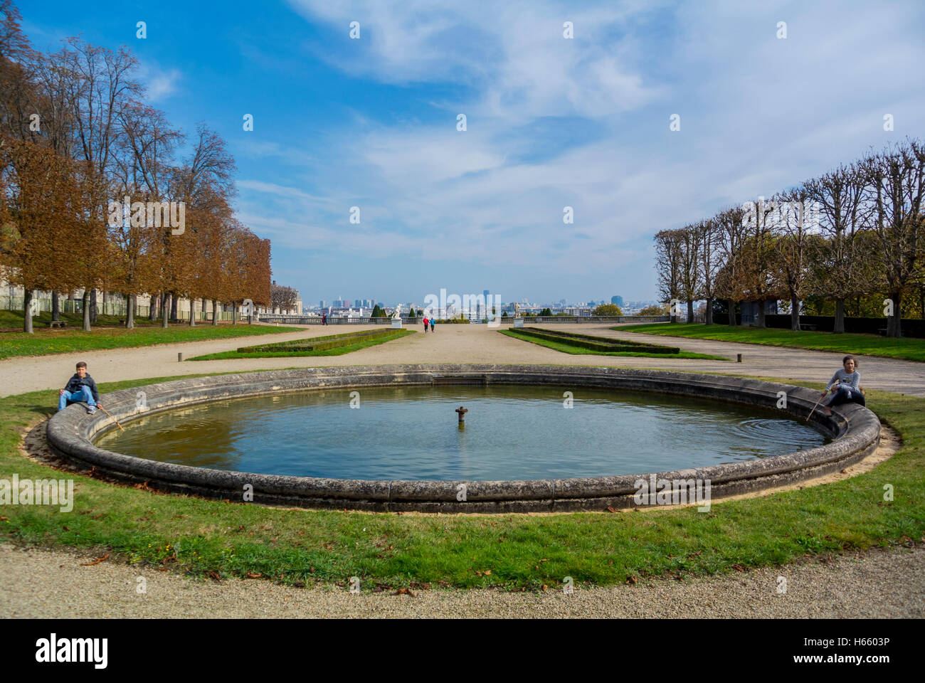 Parc De Saint Cloud Journee Du Patrimoine Fontaine de saint cloud fountain Banque de photographies et d'images à  haute résolution - Alamy