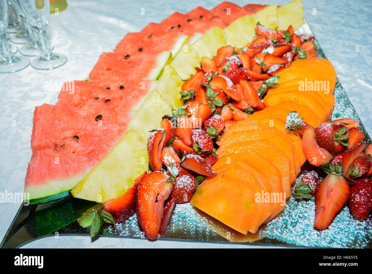 Composition de fruits d'été. La lumière et l'invitation pour un repas d'été. des ressources graphiques. Typique de la Sicile. Banque D'Images