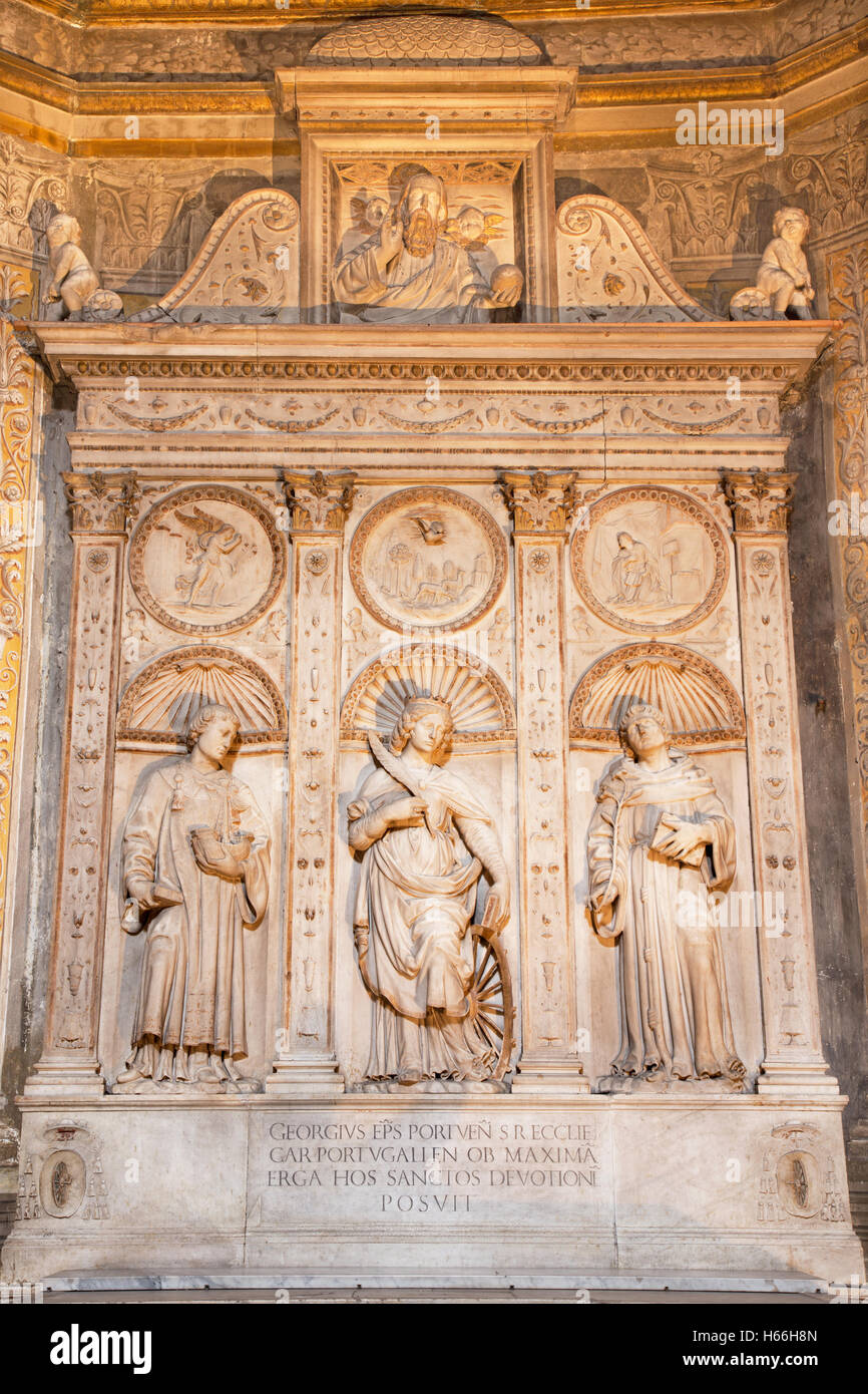 ROME, ITALIE - Le 9 mars 2016 : l'autel en marbre du Costa chapelle en église Basilique Santa Maria del Popolo Banque D'Images