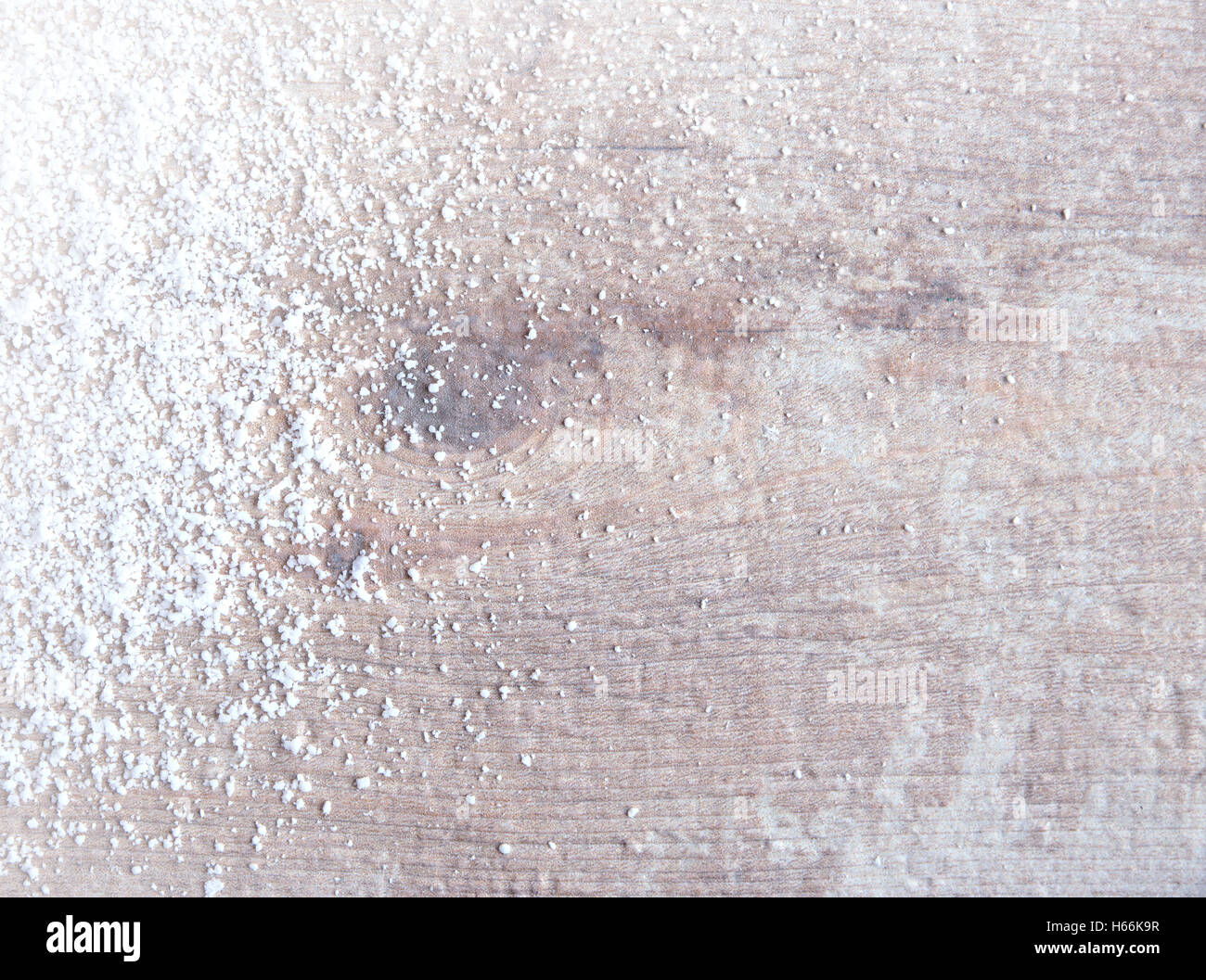 Surface en bois recouvert de neige - Matériel d'hiver Banque D'Images