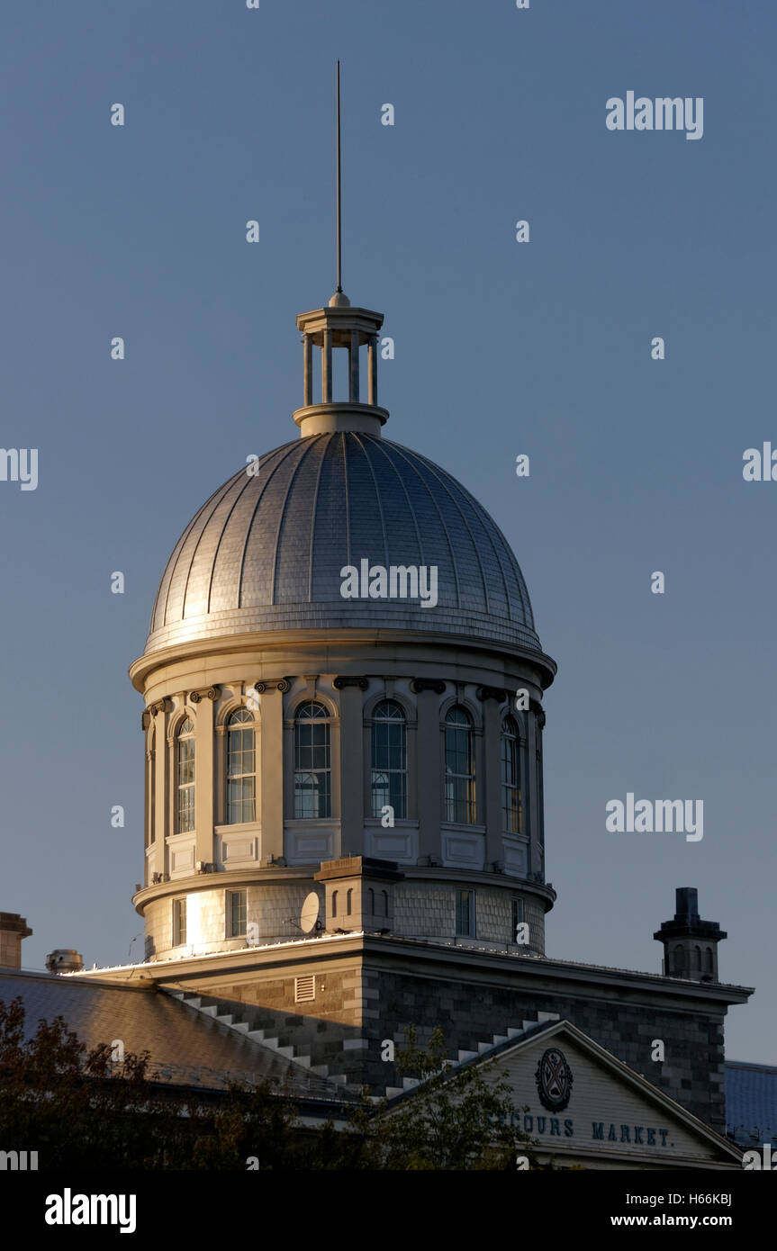 Coupole de l'édifice du Marché Bonsecours au coucher du soleil, le Vieux Montréal, Québec, Canada Banque D'Images