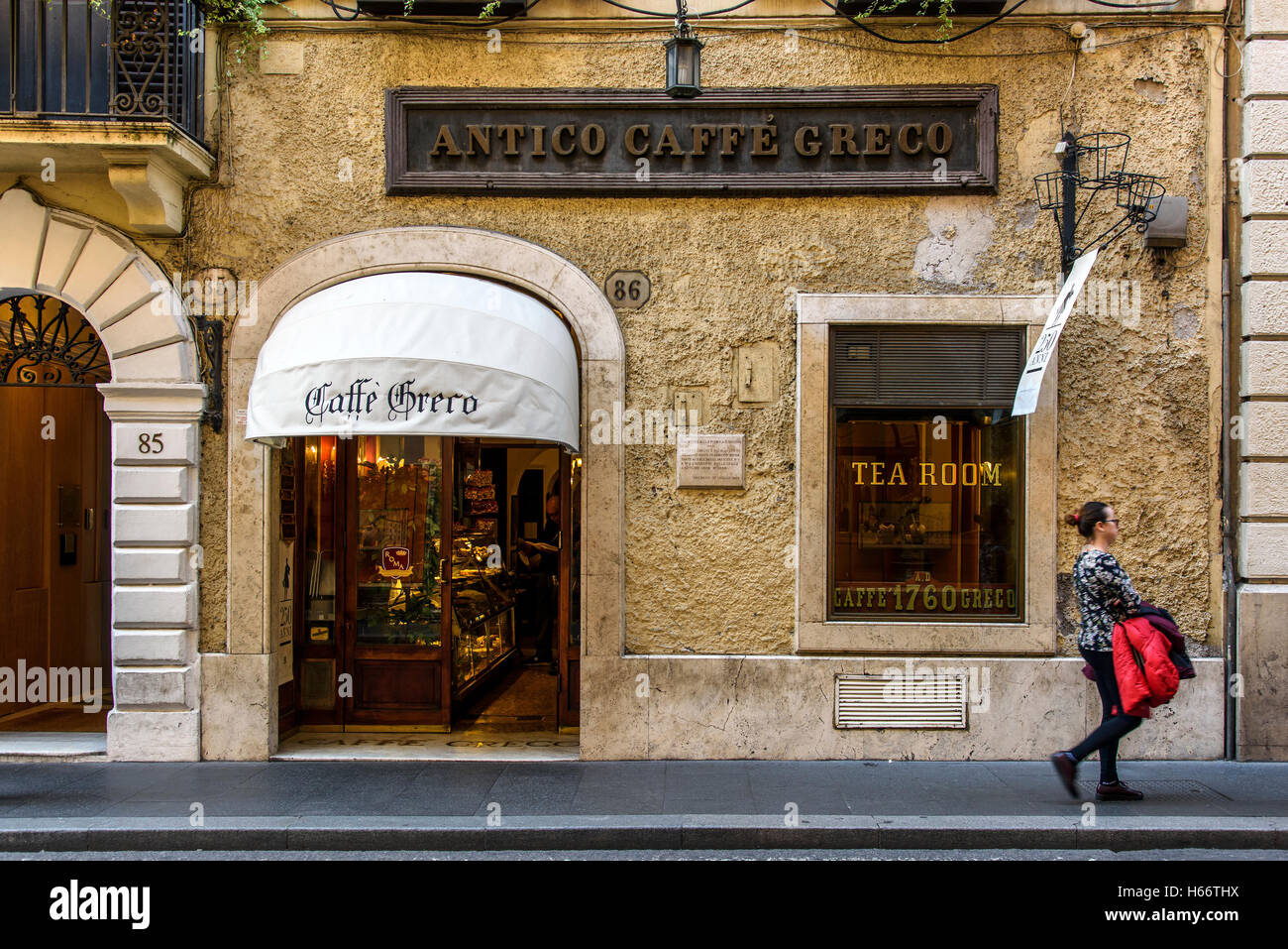 Antico Caffè Greco créé en 1720 est le plus vieux bar de la ville et le deuxième plus ancien d'Italie, Rome, Latium, Italie Banque D'Images