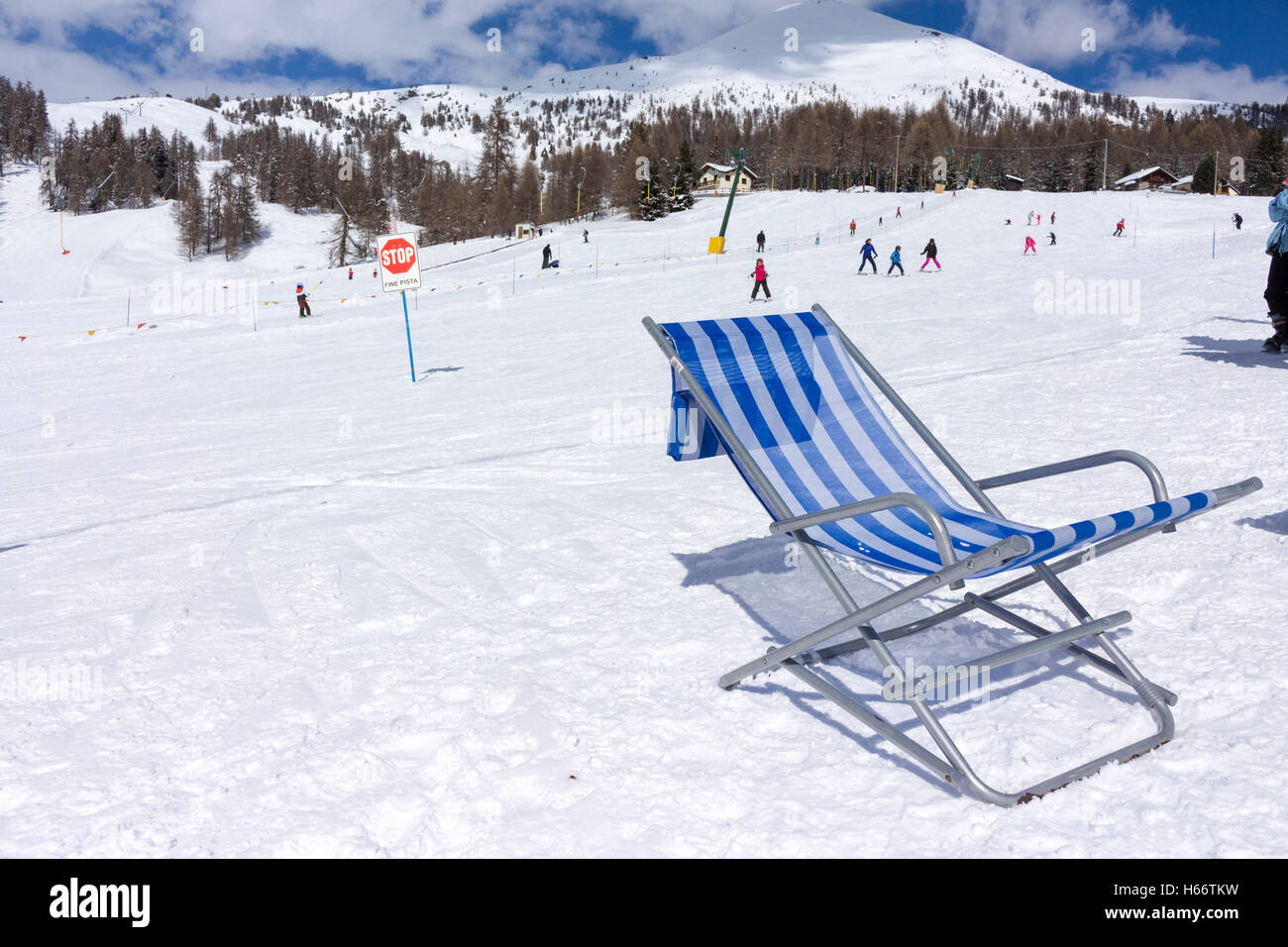 Close-up de chaise longue sur une pente de ski Banque D'Images