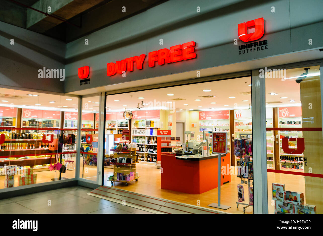 Duty Free Shop dans un aéroport Banque D'Images