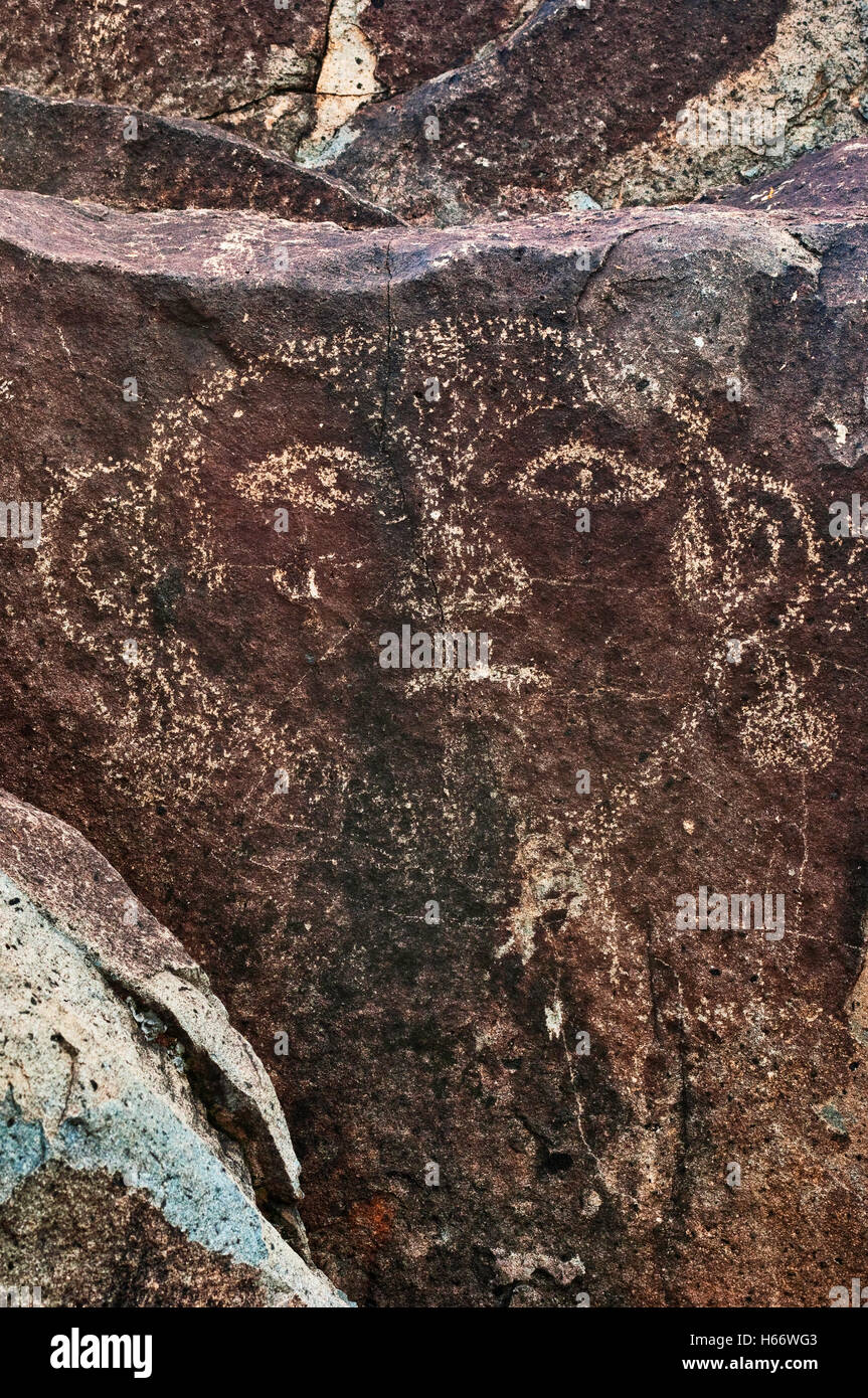 Face à Jornada Mogollon style rock art aux Trois Rivières Site de pétroglyphes, Désert de Chihuahuan près de la Sierra Blanca, New Mexico, USA Banque D'Images
