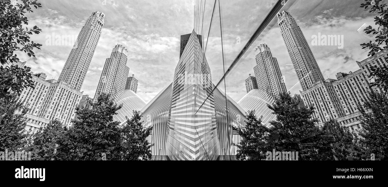 Compte World Trade Center Centre de Transports de l'Oculus conçu par l'architecte Santiago Calatrava Banque D'Images