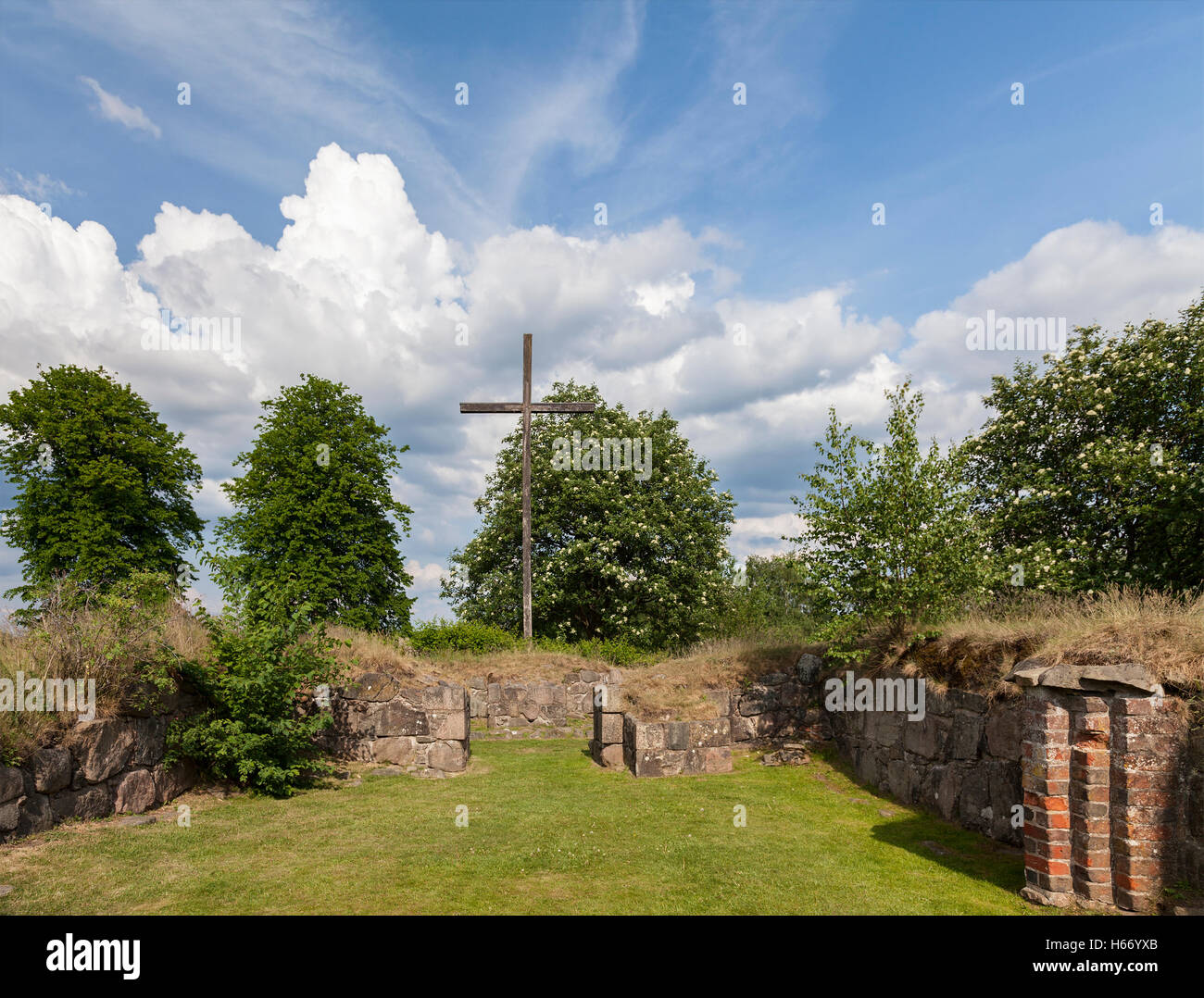 Image d'Ovraby la ruine de l'église à l'extérieur de Halmstad, Suède. Banque D'Images