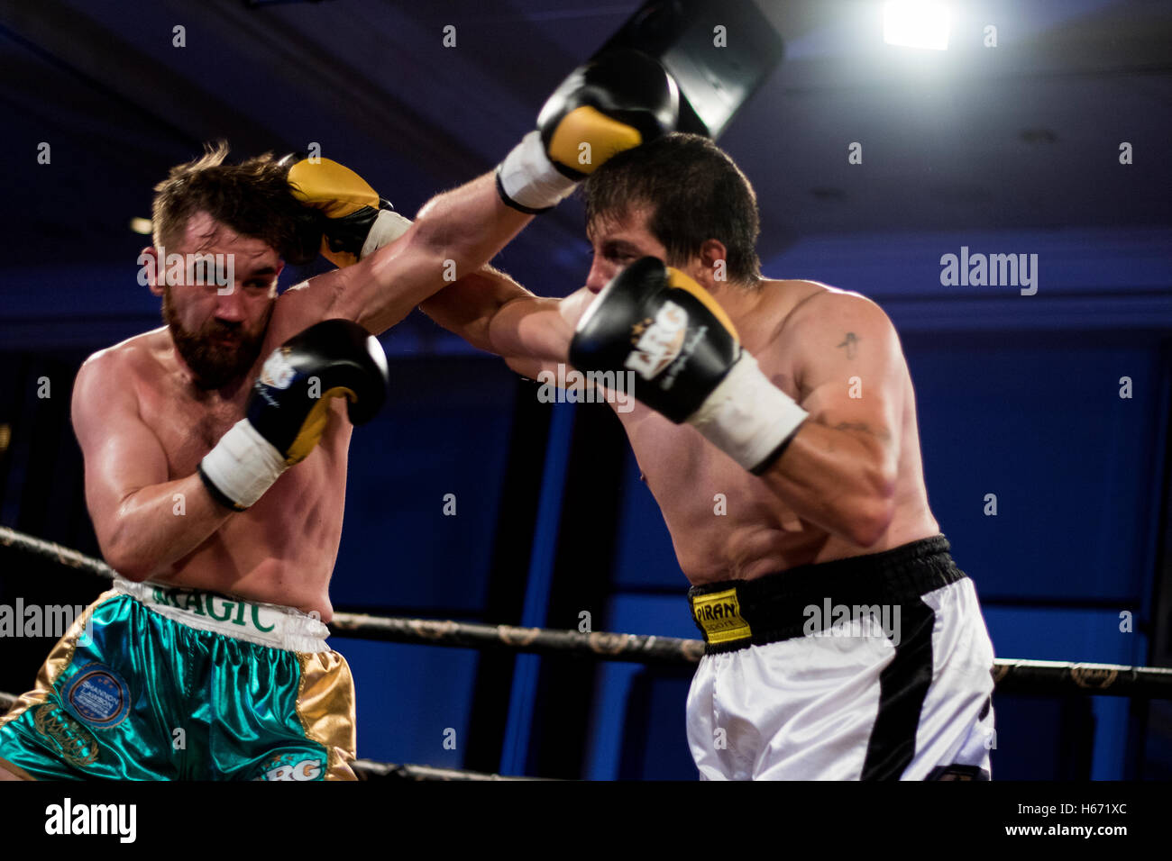 La boxe, fight night action ringside Banque D'Images