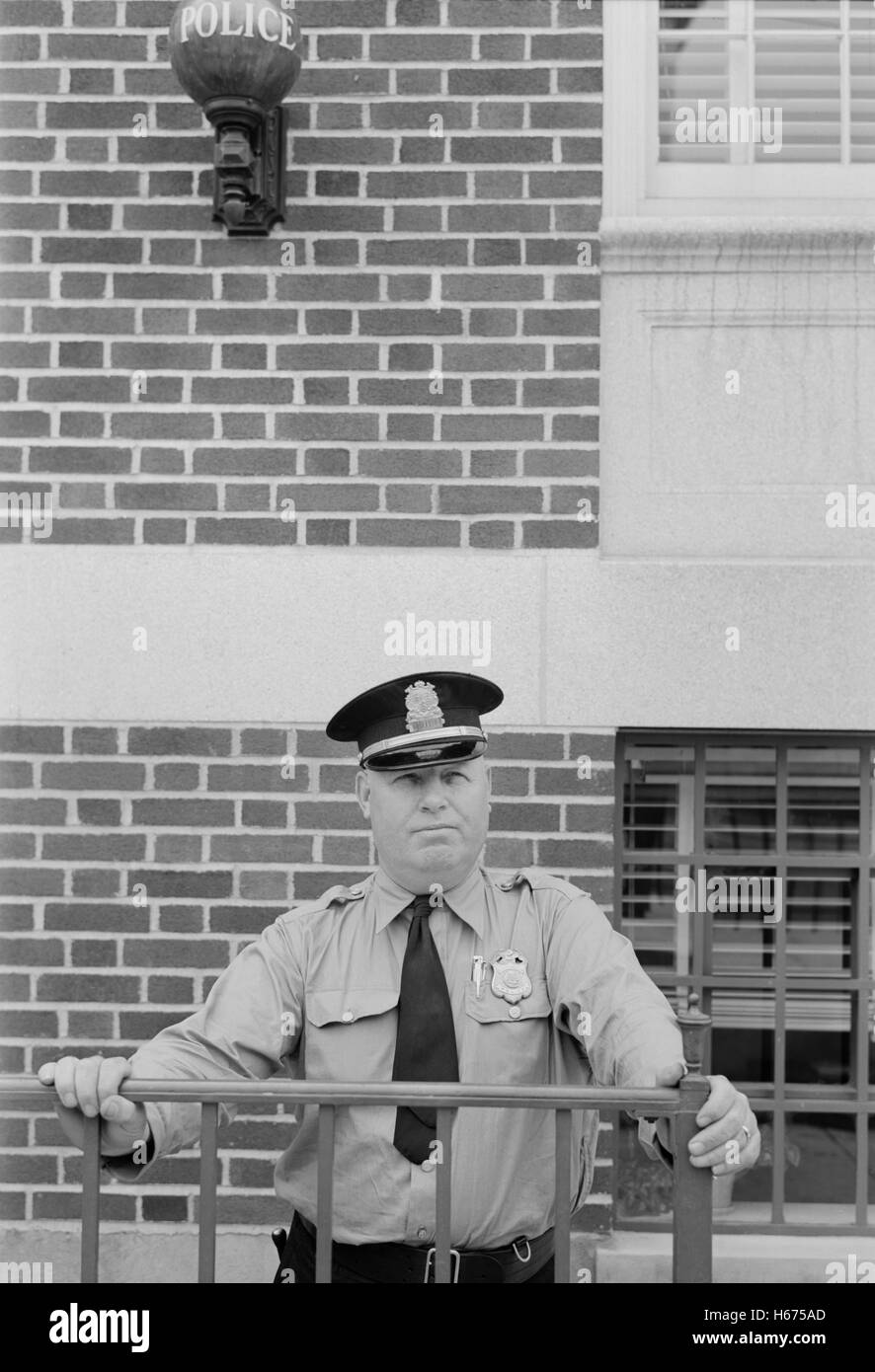 Chef de la police, Danbury, Connecticut, USA, Fenno Jacobs pour le Bureau de la guerre de l'information, mai 1942 Banque D'Images