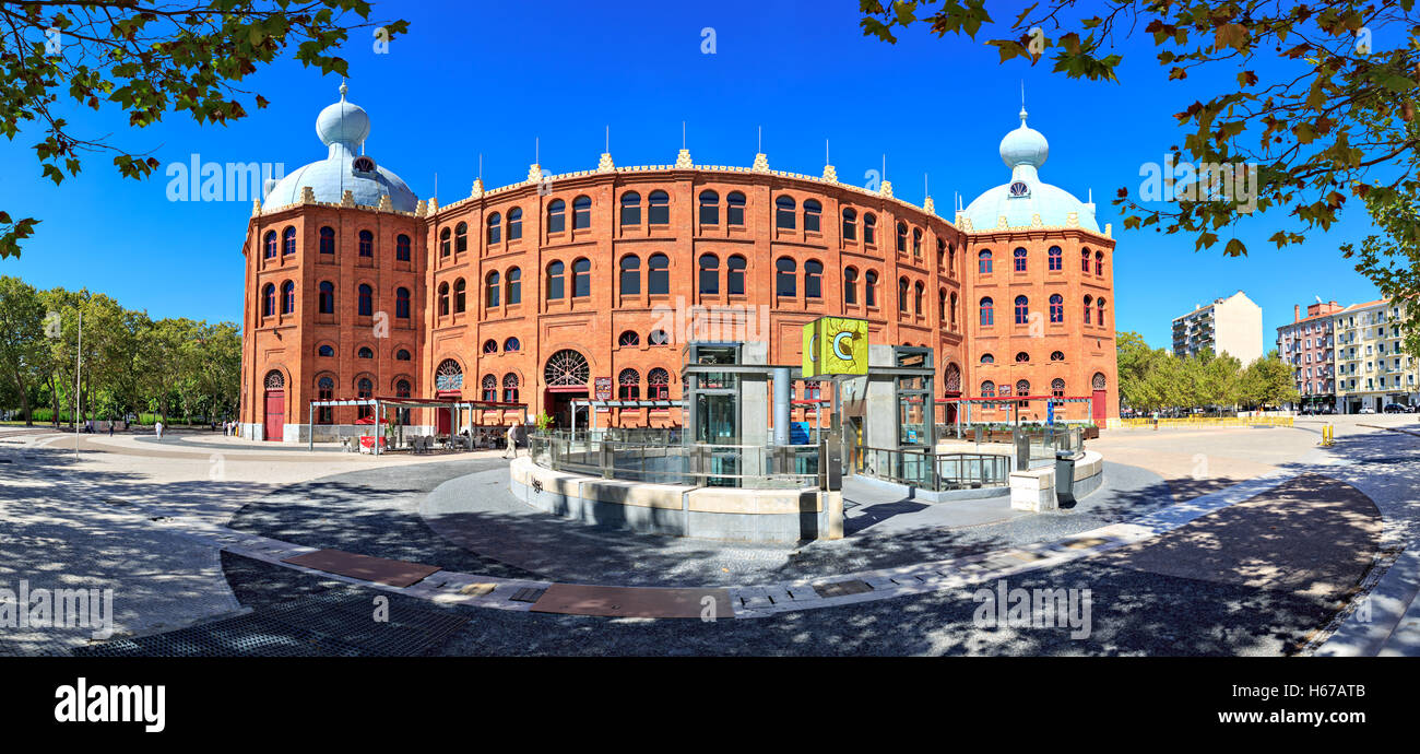 Lisbonne, PORTUGAL - CIRCA Octobre 2016 : Centro Comercial do Campo Pequeno à Lisbonne, Portugal. Banque D'Images