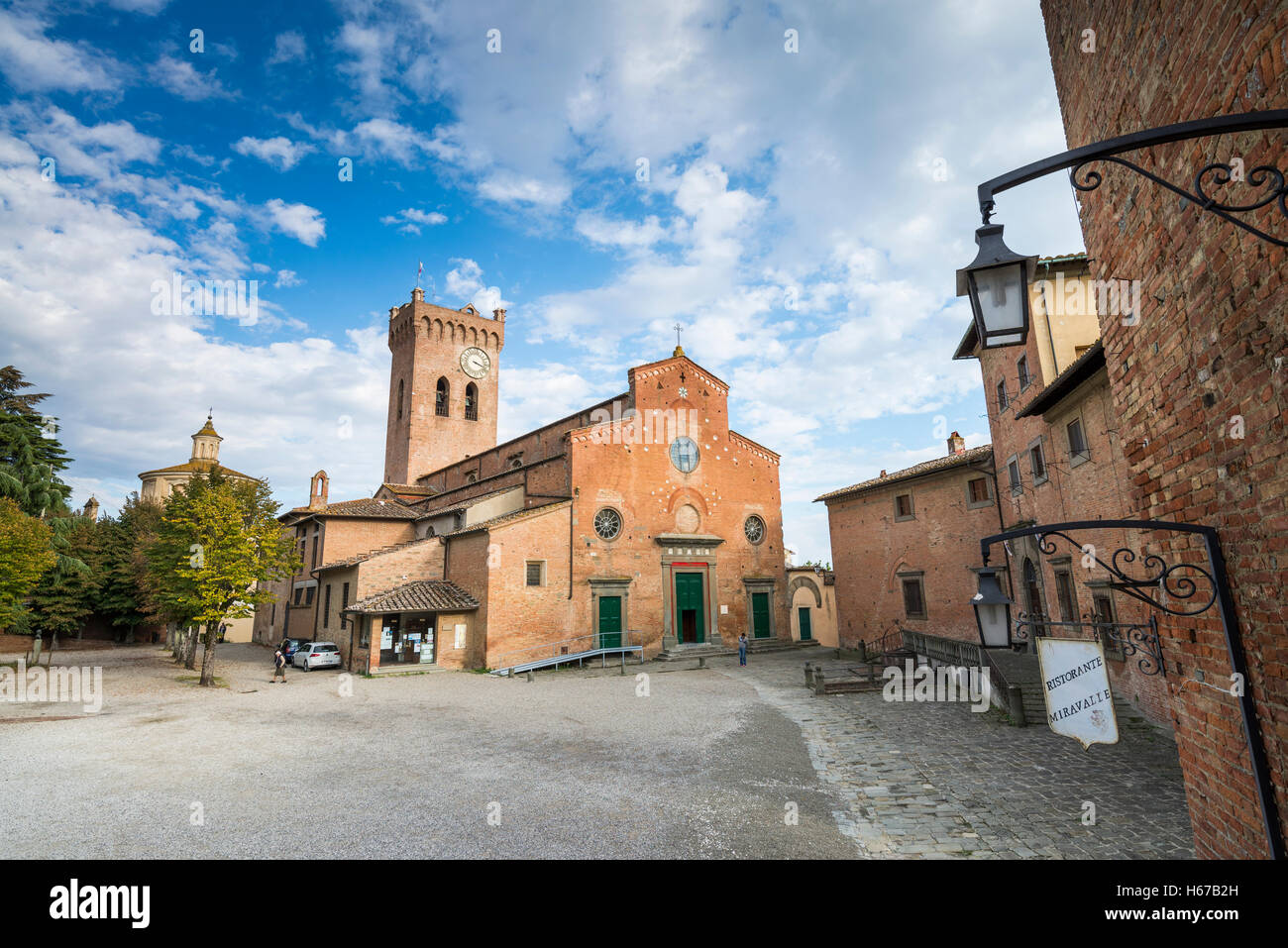La cathédrale dans la ville médiévale de San Miniato, en Toscane, Italie, Union européenne, Europe Banque D'Images