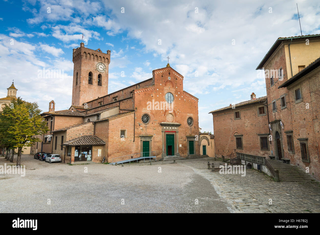 La cathédrale dans la ville médiévale de San Miniato, en Toscane, Italie, Union européenne, Europe Banque D'Images