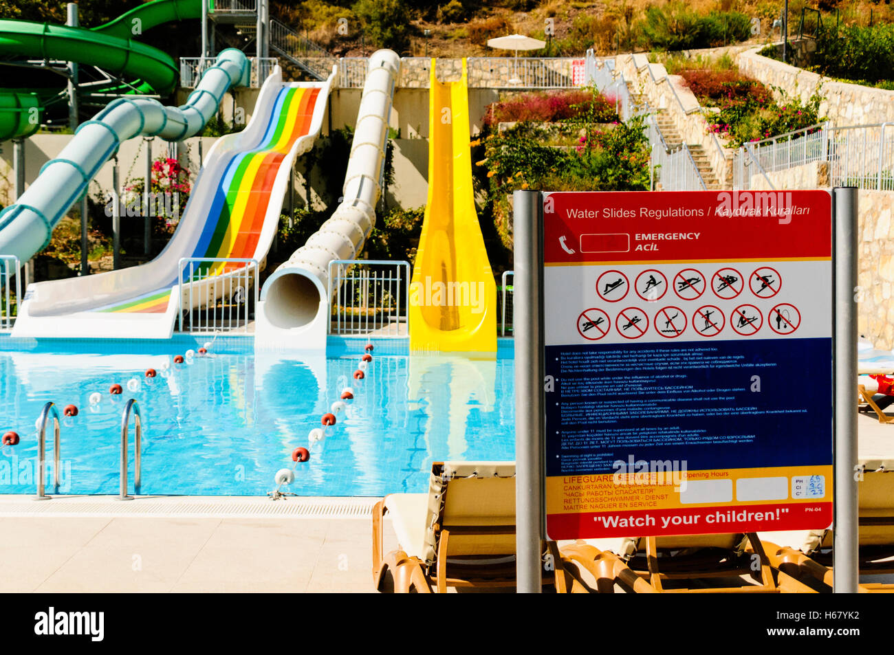 Toboggan aquatique toboggan piscine Banque de photographies et d’images