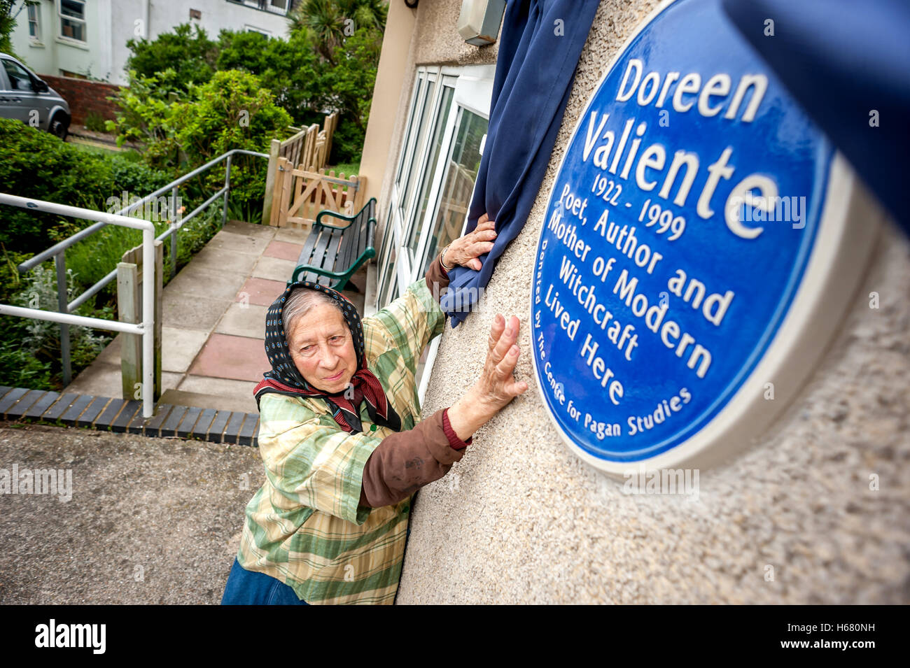 La première plaque bleue au Royaume-Uni afin de commémorer la vie d'une sorcière sera révélé à Brighton aujourd'hui, jour du solstice d'été. Dore Banque D'Images