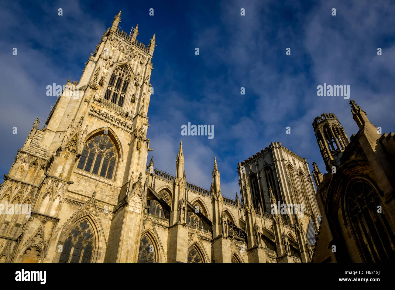 La cathédrale de York en hiver le soleil. Banque D'Images