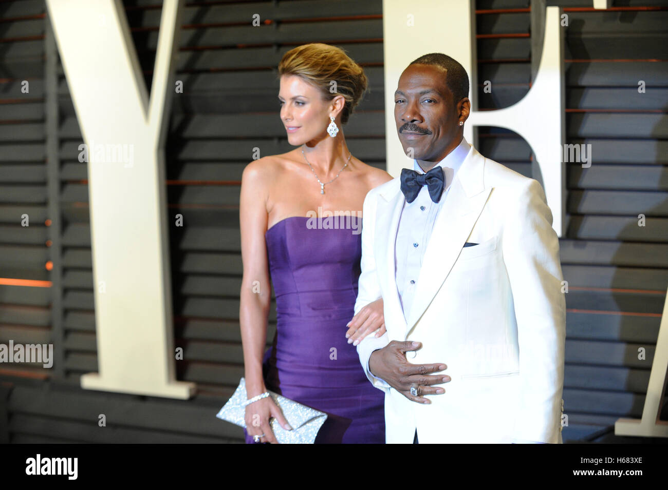 Acteur / comédien Eddie Murphy (r) assiste à la 2015 Vanity Fair Oscar Party hosted by Graydon Carter à Wallis Annenberg Center for the Performing Arts le 22 février 2015 à Beverly Hills, Californie. Banque D'Images