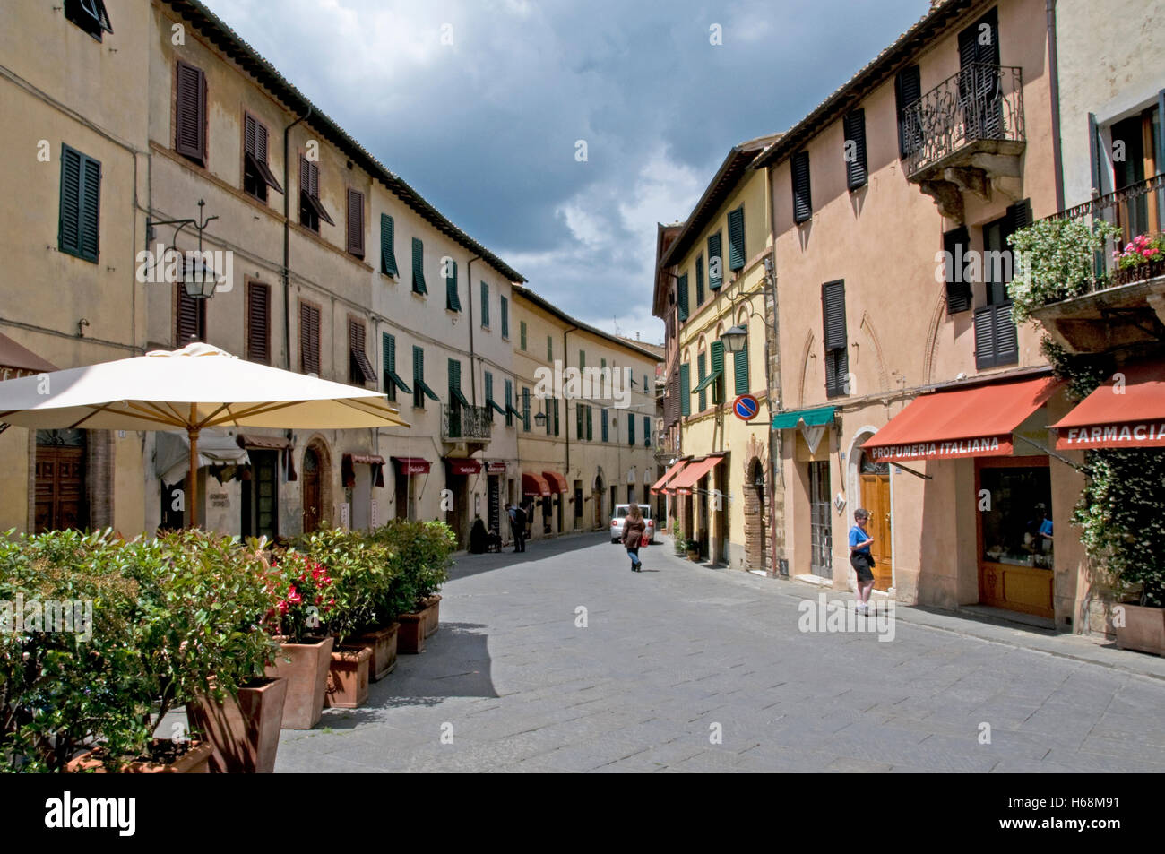 L'ancienne ville fortifiée de Montalcino en Toscane, Italie Banque D'Images