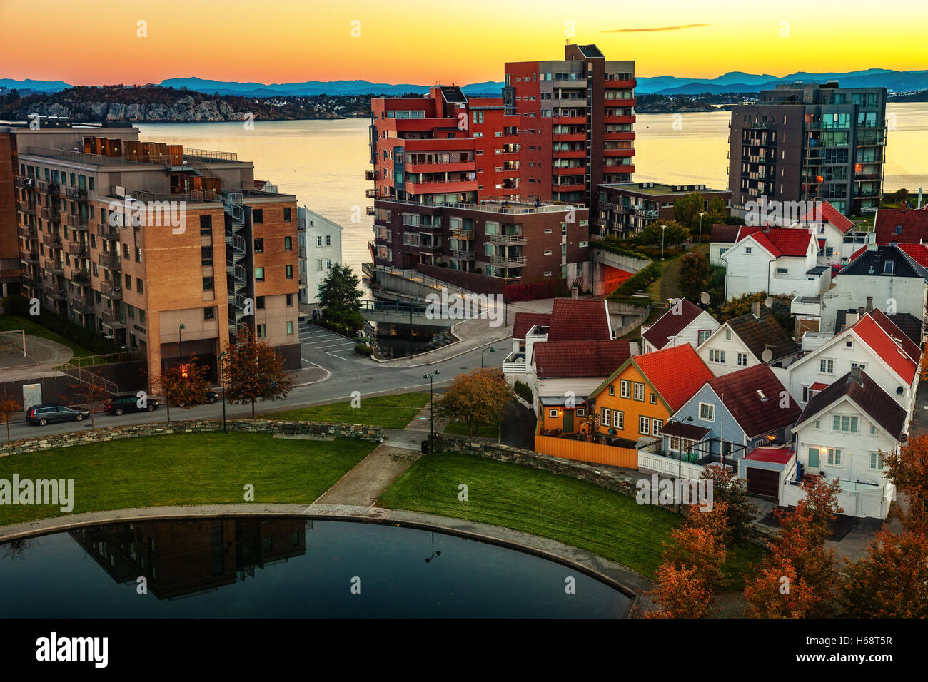 Panorama de Stavanger au lever du soleil, pont de vue de la Norvège. Banque D'Images