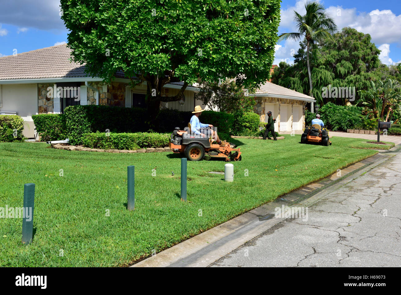 L'entretien du jardin de l'Amérique, Fort Myers, Floride, USA Banque D'Images