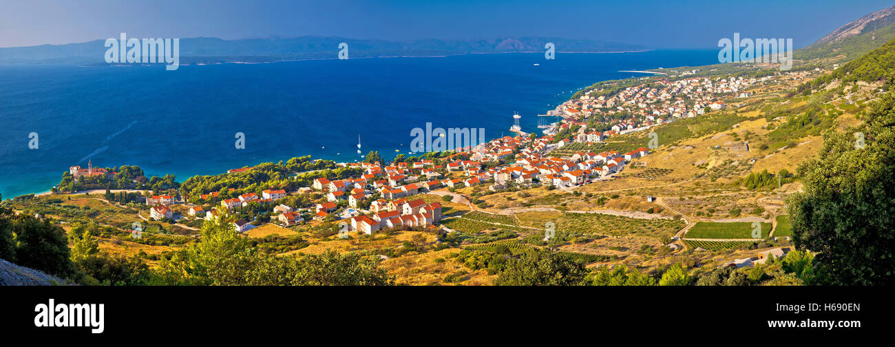 Bol, sur l''île de Brac vue panoramique vue aérienne, la Dalmatie, Croatie Banque D'Images