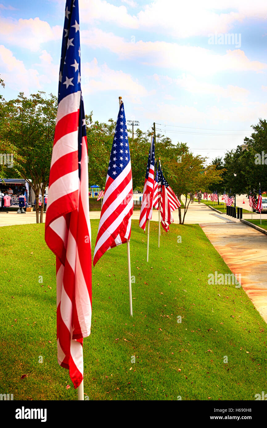 Drapeaux américains bordent les rues autour de la Citadelle de Charleston SC Banque D'Images