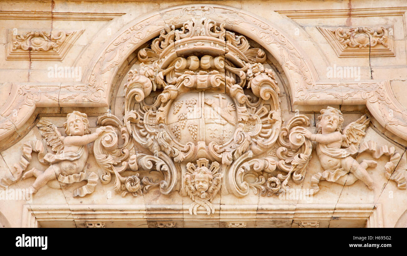 Salamanque, Espagne, Avril - 17, 2016 : Le détail de portail baroque sur la st. François d'Asissi church - Capilla de San Francesco Banque D'Images