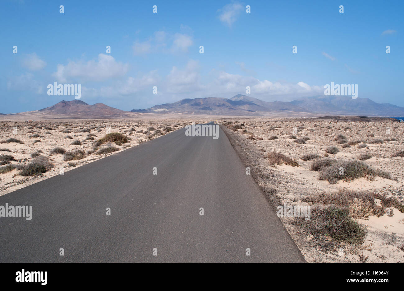 Fuerteventura, Îles Canaries : le désert, les montagnes et la route de Morro del Jable et Punta de Jandia, l'extrême sud du cap Banque D'Images