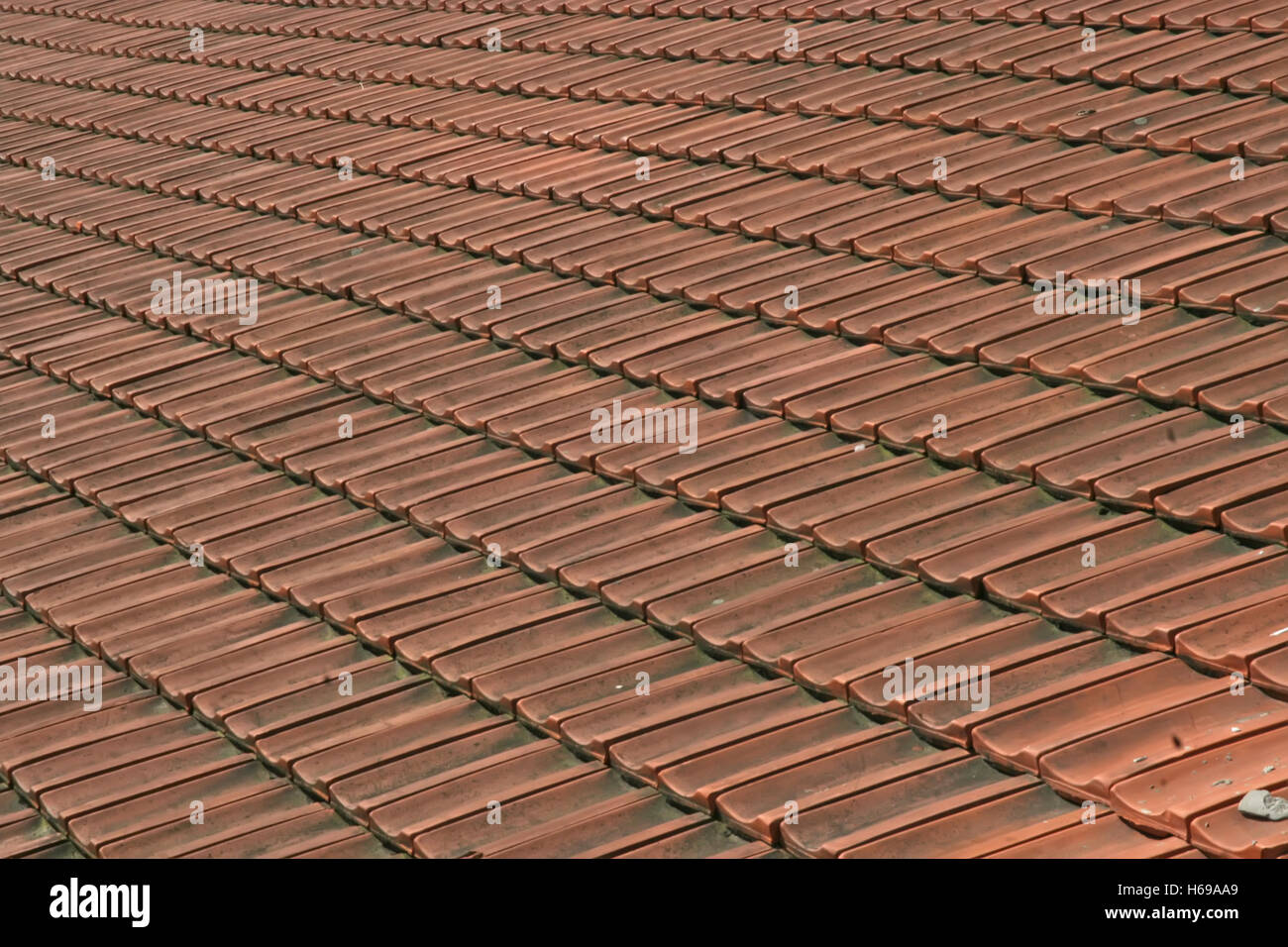 Toit Monopente Tuiles Rouges Ceramic roof tiles Banque de photographies et d’images à haute ...