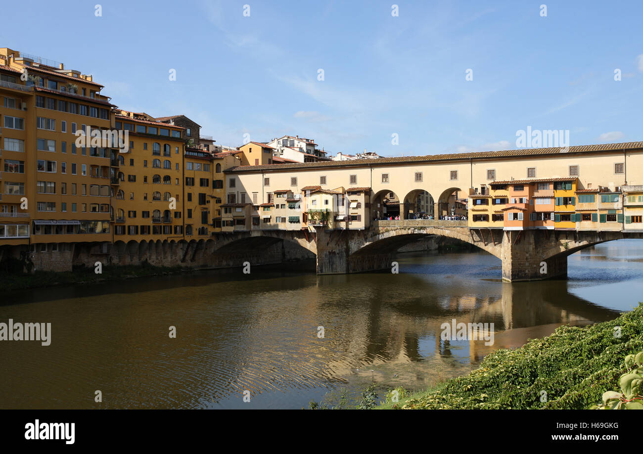 Le célèbre Ponte Vecchio sur l'Arno à Florence Italie Banque D'Images