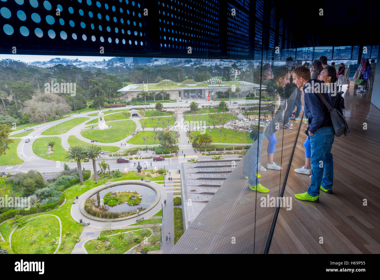 Le niveau de l'observation à l'Hamon de Young Museum, San Francisco, montrant l'Académie des Sciences de Californie dans l'arrière-plan Banque D'Images