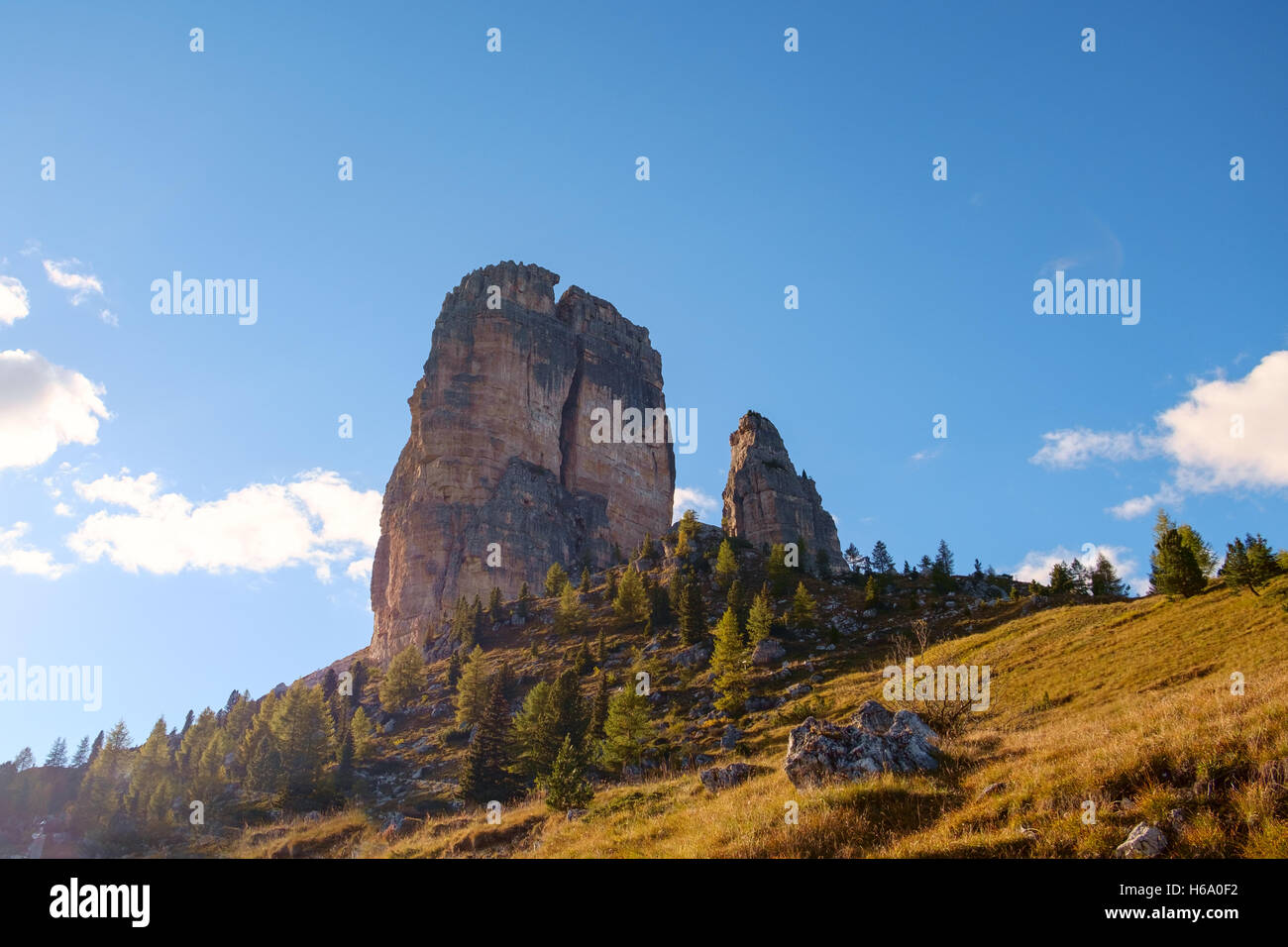 Cinque Torri Dolomites Tyrol du sud en automne. Italie Banque D'Images