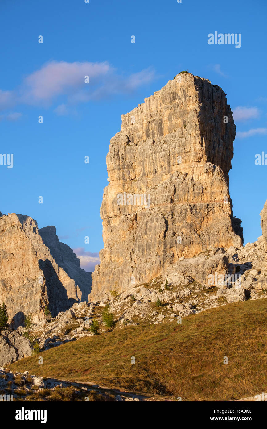 Cinque Torri Dolomites Tyrol du sud en automne. Italie Banque D'Images