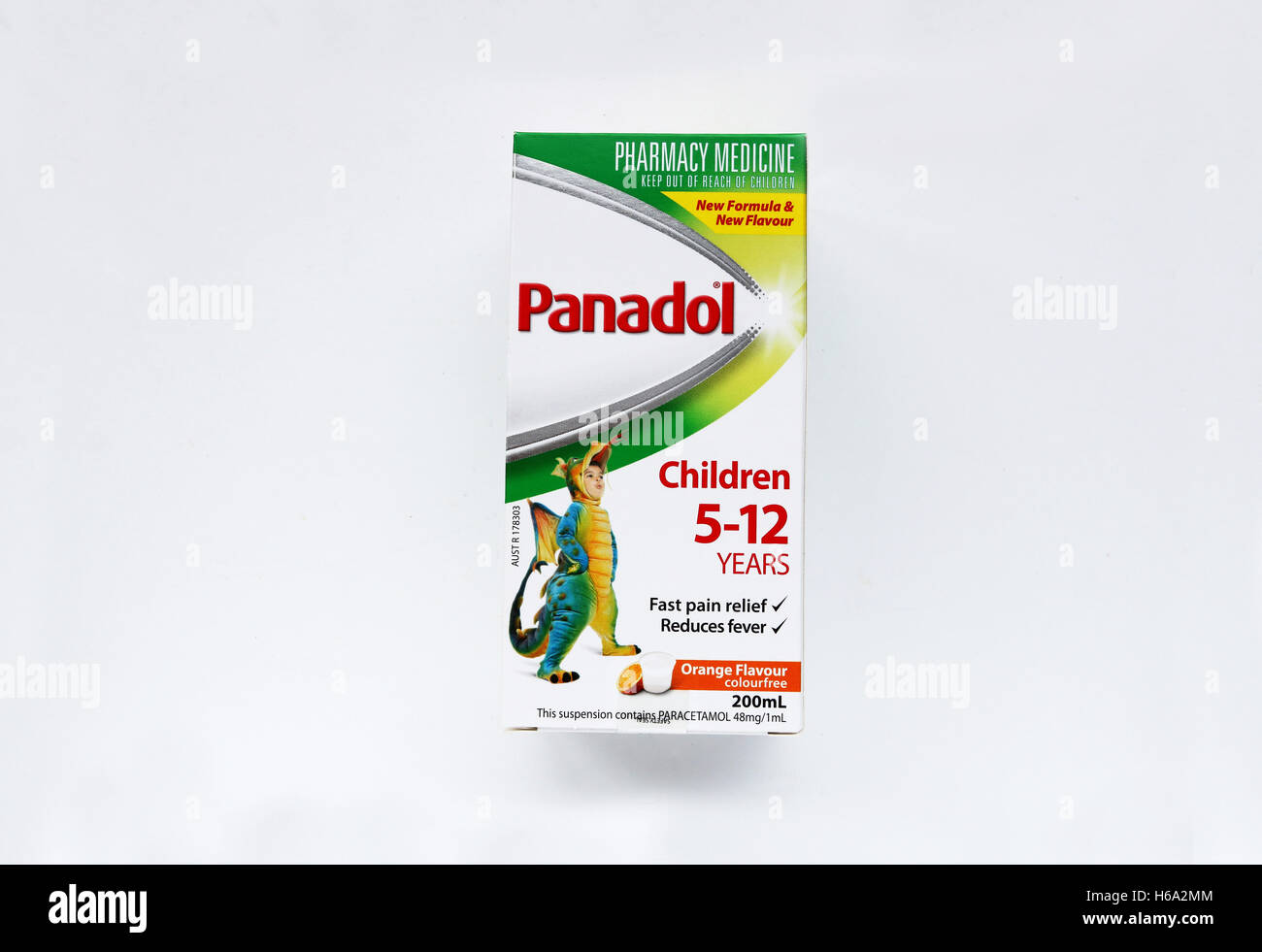 Panadol pour les enfants isolés contre fond blanc Banque D'Images