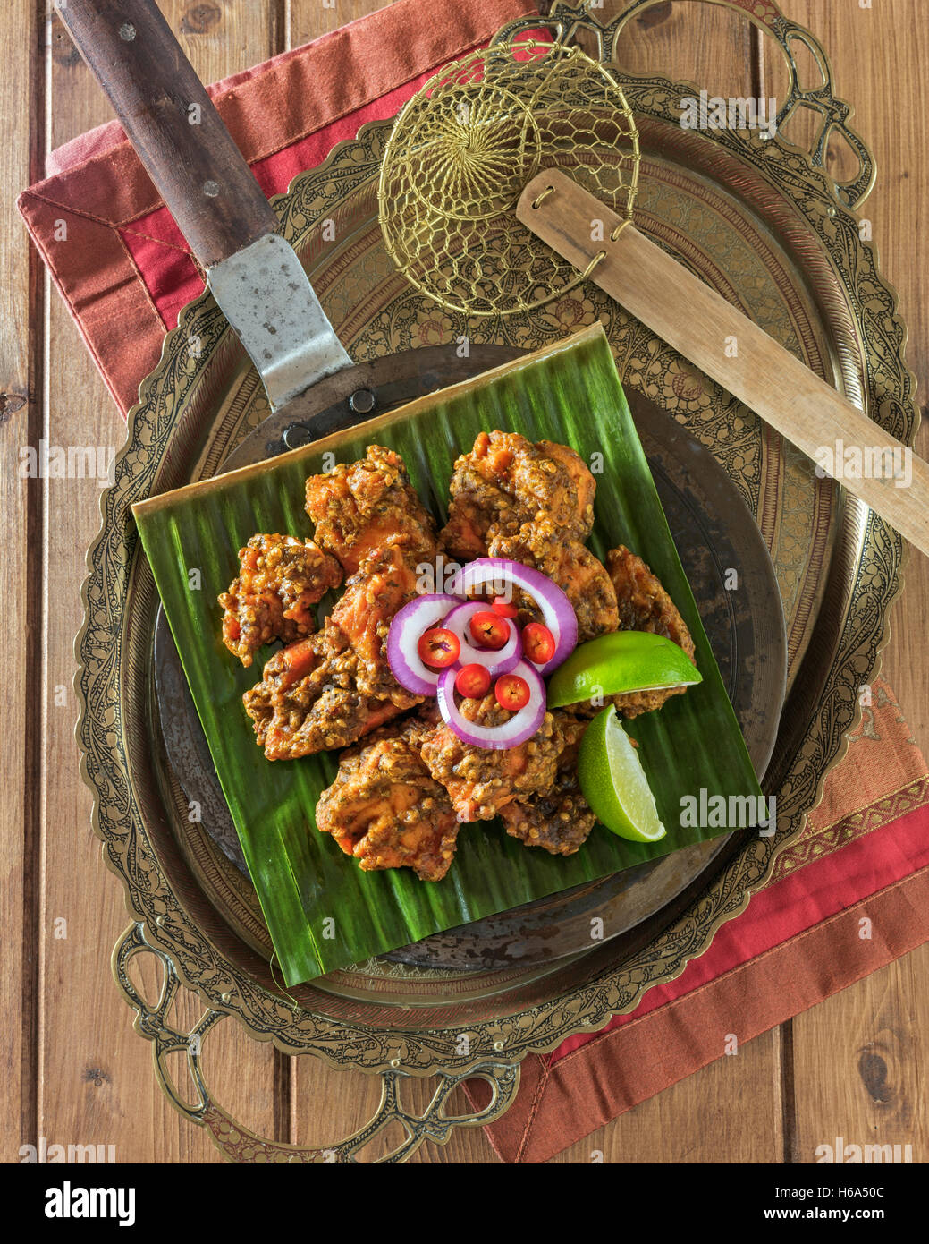 Lahori alevins. Le poisson frit dans de la pâte épicée. Inde Pakistan Food Banque D'Images