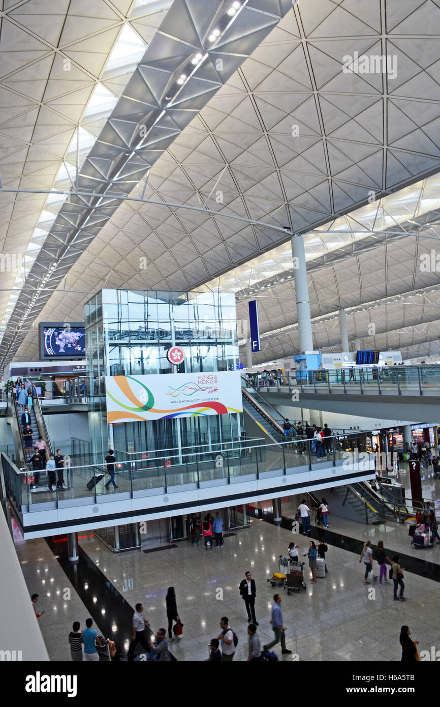 Intérieur de l'aérogare 1 de l'aéroport international de Hong Kong ...