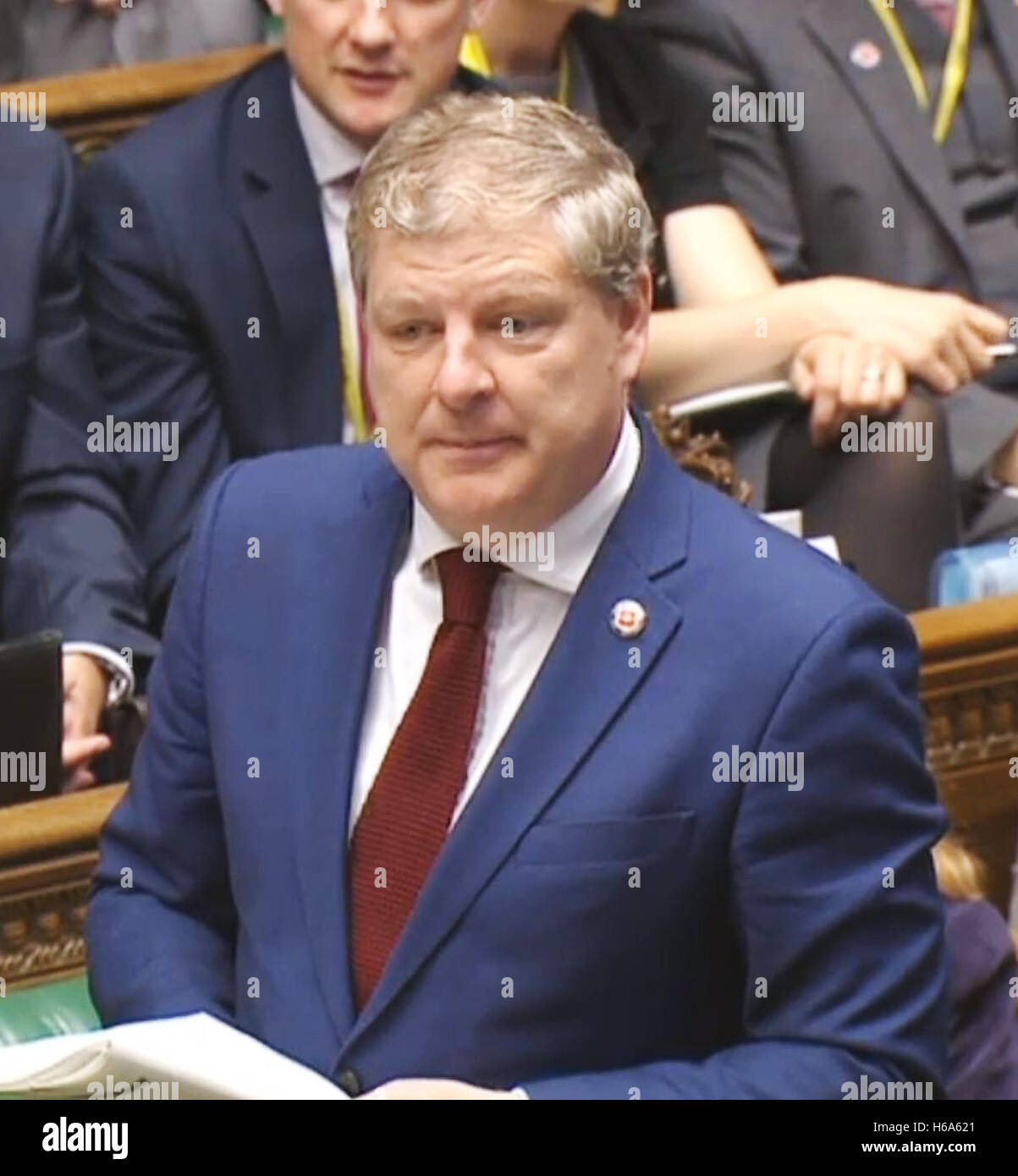 Angus Robertson MP parle lors de questions au premier ministre à la Chambre des communes, Londres. Banque D'Images