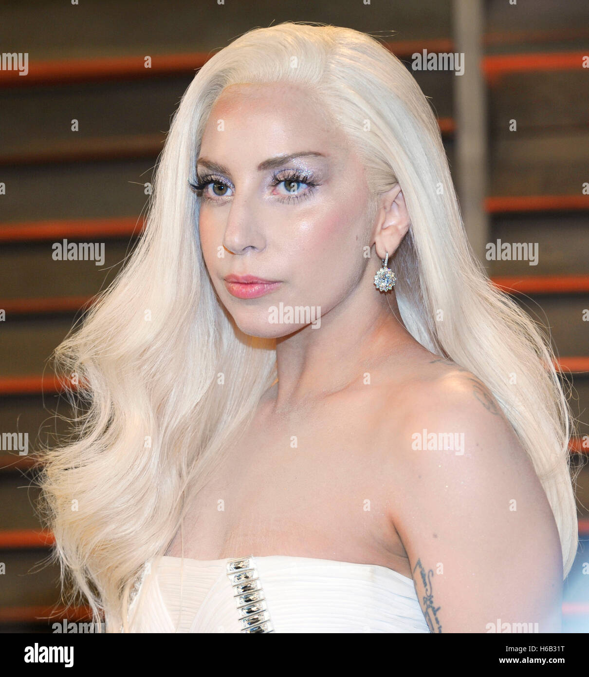 Lady Gaga assiste à la Vanity Fair Oscar Party 2014 le 2 mars 2014 à West  Hollywood, Californie Photo Stock - Alamy