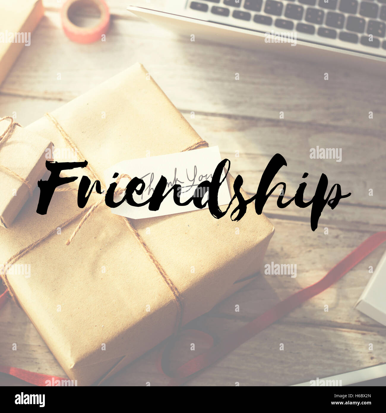 L'art et de l'artisanat présent cadeau partage Donner Félicitations Concept Banque D'Images